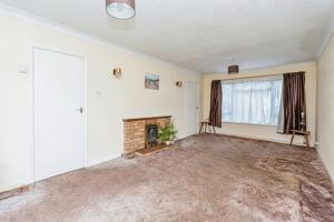 Picture #3 of Property #1097896641 in Salisbury Road, Totton, Southampton SO40 3LZ