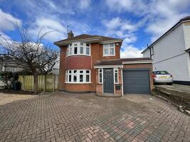 Picture #0 of Property #1098431541 in Hennings Park Road, Oakdale, Poole BH15 3QU