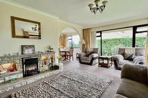 Picture #5 of Property #1100826441 in Christchurch Road, Ringwood BH24 3AN