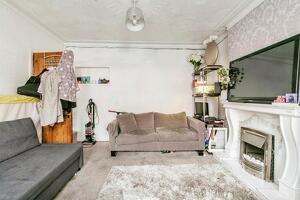 Picture #3 of Property #1106545641 in Kingston Road, Poole BH15 2LR