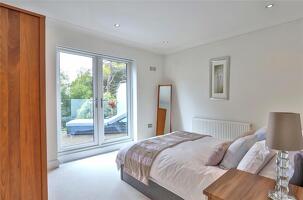Picture #13 of Property #1106607741 in Alton Road, Lower Parkstone, Poole BH14 8SW