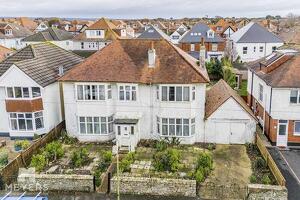 Picture #0 of Property #1108513341 in Seaward Avenue, Southbourne BH6 3SH