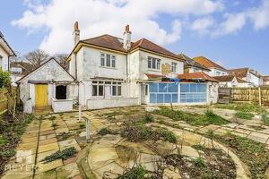 Picture #27 of Property #1108513341 in Seaward Avenue, Southbourne BH6 3SH