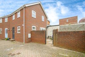 Picture #11 of Property #1109446641 in Globe Lane, Poole BH15 1SG