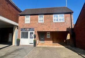 Picture #0 of Property #1110666441 in Meeting House Lane, Ringwood BH24 1EY
