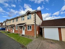 Picture #0 of Property #1111846641 in The Spinney, Lytchett Matravers BH16 6AT
