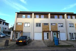 Picture #0 of Property #1112593341 in Broomhill Way, Poole BH15 4GJ