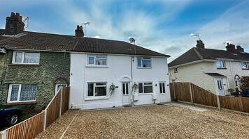 Picture #0 of Property #1113316641 in Coles Avenue, Hamworthy, Poole BH15 4HJ