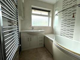 Picture #7 of Property #1116021441 in Alderbury Close, Swanage BH19 2SN