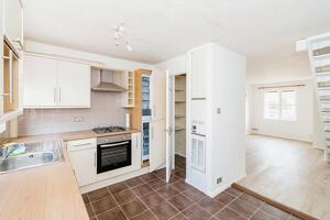 Picture #6 of Property #1116977541 in Dales Way, West Totton, Southampton SO40 8FQ