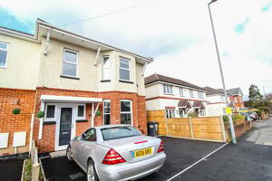 Picture #17 of Property #1122259131 in Coombe Avenue, Bournemouth BH10 5AE