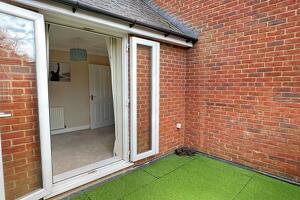 Picture #1 of Property #1122901641 in Avonside Court, Ringwood BH24 3DL