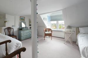 Picture #8 of Property #1122940731 in Captains Row, Lymington SO41 9RP