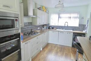 Picture #2 of Property #1128277641 in French Road, Waterloo, Poole BH17 7HB