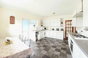 Picture #1 of Property #1130191341 in Blandford Road, Hamworthy, Poole BH15 4HR