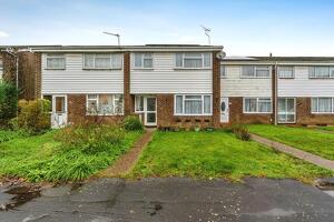 Picture #0 of Property #1134271341 in Benbow Gardens, Calmore, Southampton SO40 2SX