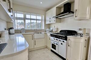 Picture #1 of Property #1140935541 in Craigside Road, St Leonards BH24 2QX