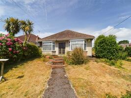 Picture #0 of Property #1145256141 in Oak Avenue, Christchurch BH23 2QE