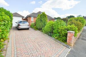 Picture #8 of Property #1166640831 in Merley Ways, Wimborne BH21 1QW