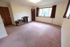 Picture #1 of Property #1170180441 in Eling Hill SO40 9HF