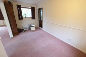 Picture #4 of Property #1170180441 in Eling Hill SO40 9HF
