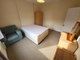 Picture #10 of Property #1173075141 in Moorfield Grove, Bournemouth BH9 2BB
