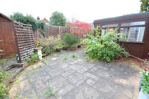 Picture #3 of Property #1175362641 in Home Farm Way, Verwood BH31 6YE