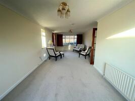 Picture #8 of Property #1175362641 in Home Farm Way, Verwood BH31 6YE