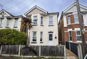 Picture #0 of Property #1175393241 in Ripon Road, Bournemouth BH9 1RD