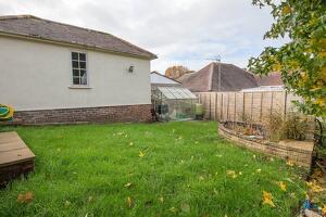 Picture #9 of Property #1178199141 in Ashurst SO40 7DN