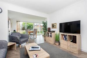 Picture #1 of Property #1178888541 in Falcon Drive, Mudeford, Christchurch BH23 4BB