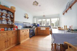 Picture #1 of Property #117942958 in Springfield Close, Lymington SO41 3SR