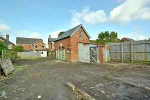 Picture #2 of Property #1180336041 in Wimborne Road, Colehill BH21 2RP