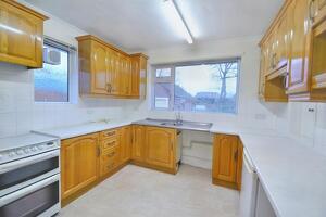 Picture #15 of Property #1180696341 in Verwood BH31 7PE
