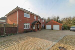 Picture #0 of Property #1185116541 in Newton Road, Sturminster Marshall, Wimborne BH21 4BT