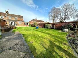 Picture #0 of Property #1185362541 in Glenives Close, St. Ives, Ringwood BH24 2PD