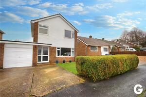 Picture #0 of Property #1189248441 in Denholm Close, Ringwood BH24 1TF