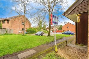 Picture #10 of Property #1189525641 in Dales Way, West Totton, Southampton SO40 8FQ