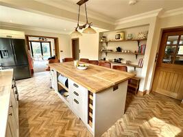 Picture #1 of Property #1189753641 in Hightown Hill, Ringwood BH24 3HG