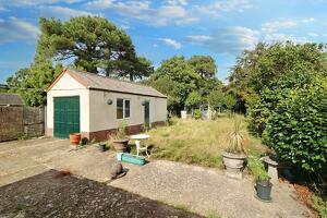 Picture #13 of Property #1190440641 in Broom Road, Alderney Poole BH12 4NL