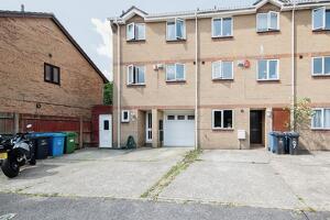 Picture #15 of Property #1194866631 in Mcwilliam Close, Poole BH12 5HP