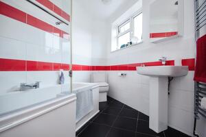 Picture #9 of Property #1194906441 in Truscott Avenue, Bournemouth BH9 1DB