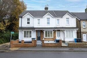 Picture #0 of Property #119490868 in Sandbanks Road, Whitecliff, Poole BH14 8BS