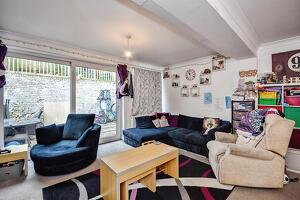 Picture #5 of Property #1196509641 in Northmere Road, Parkstone, Poole BH12 4DY