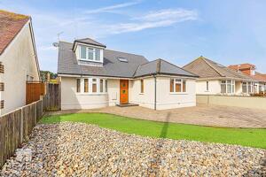 Picture #0 of Property #1197340641 in Duncliff Road, Hengistbury Head BH6 4LJ