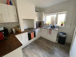 Picture #2 of Property #1202760741 in Garth Road, Bournemouth BH9 1QE