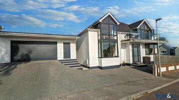 Picture #5 of Property #120549568 in Whitefield Road, Whitecliff, Poole BH14 8DD