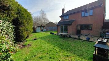 Picture #3 of Property #1217362641 in Haywards Farm Close, Verwood BH31 6XW