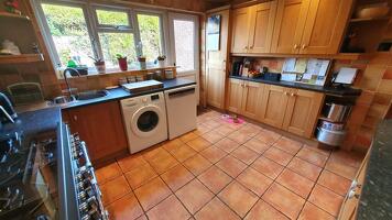 Picture #9 of Property #1217362641 in Haywards Farm Close, Verwood BH31 6XW