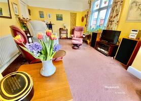 Picture #2 of Property #1221038541 in Pauntley Road, Mudeford, Christchurch BH23 3JW